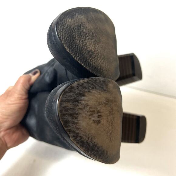 Fergalicious Womens Sz 6M Bootie Ankle Zip Boots Black Faux Leather Heel Comfort - Picture 7 of 12